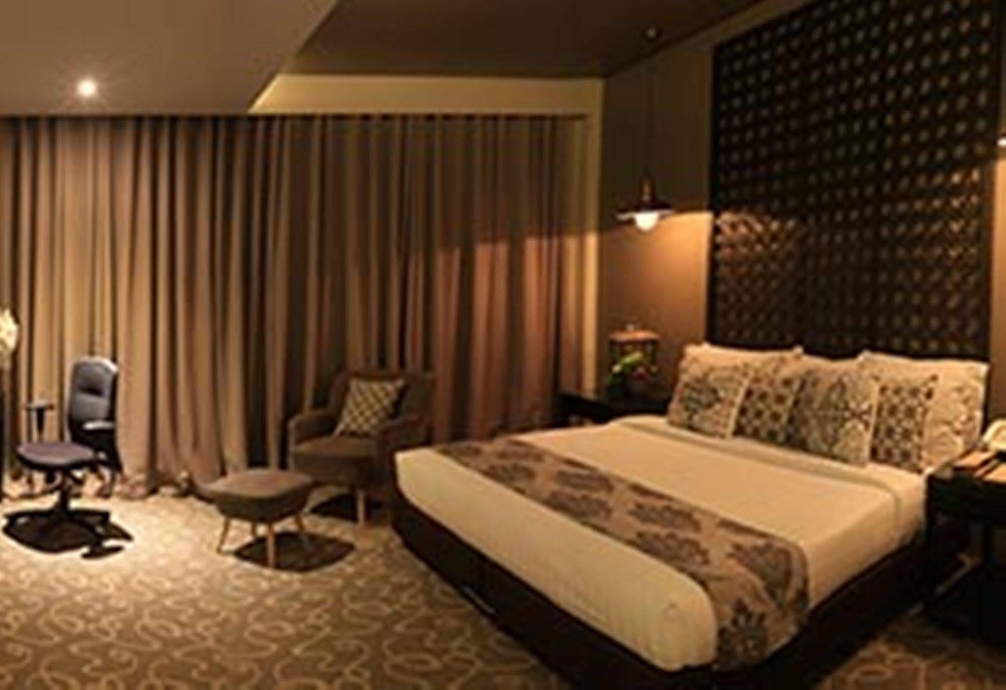 The Oriental Leyte Hotel Palo Exterior photo
